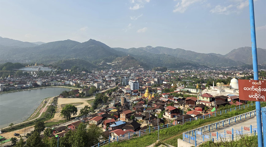 မိုးကုတ် လူနေရပ်ကွက်ကို စစ်တပ်ဗုံးကြဲ၊ ကလေးအပါအဝင် ပြည်သူ ၃ ဦး ဒဏ်ရာရ