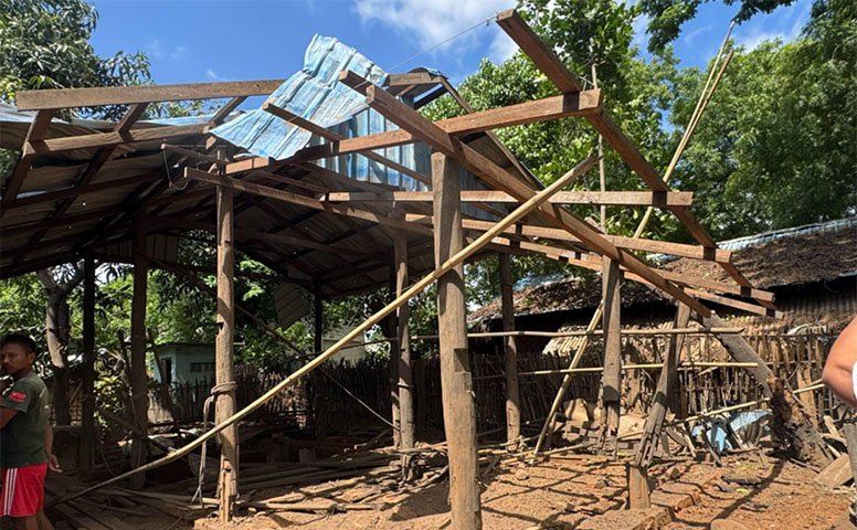 ဆားလင်းကြီးမြို့နယ်တွင် စက်တပ်လေထီးနှင့်ဗုံးကြဲသဖြင့် ၄ ဦးသေ၊ ၃ ဦး ဒဏ်ရာရ