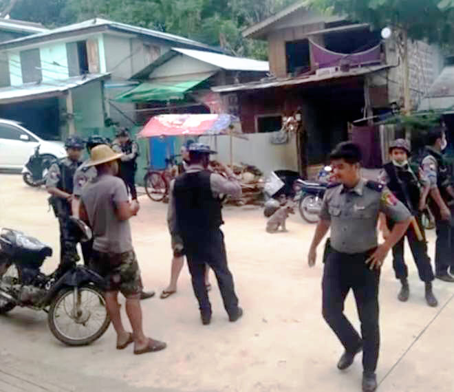 မြဝတီတွင် လူငယ်များကို စစ်မှုထမ်းခိုင်းရန် လက်နက်ပြဖမ်းဆီးနေ