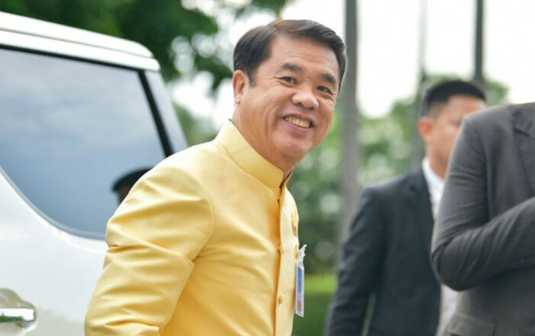 ဖဲထောင်းထန်း ရာထူးမှဆိုင်းငံ့ခံရပြီးနောက် ထိုင်းပို့ဆောင်ရေးဝန်ကြီးက ယာယီဝန်ကြီးချုပ်ဖြစ်လာ 