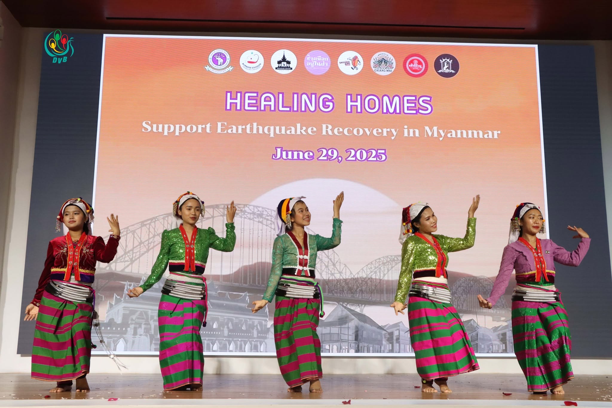 မြန်မာငလျင်ဒဏ်သင့်ပြည်သူများအတွက် ရန်ပုံငွေပွဲ ချင်းမိုင်တက္ကသိုလ်တွင် ကျင်းပ
