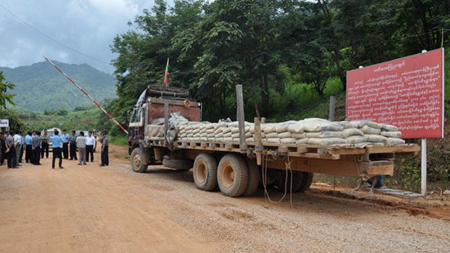 ကျပ်သိန်း ၁,၃၀၀ ကျော် တန်ဖိုးရှိ တရားမဝင်ကုန်ပစ္စည်းများ စစ်ကောင်စီ ဖမ်းဆီး