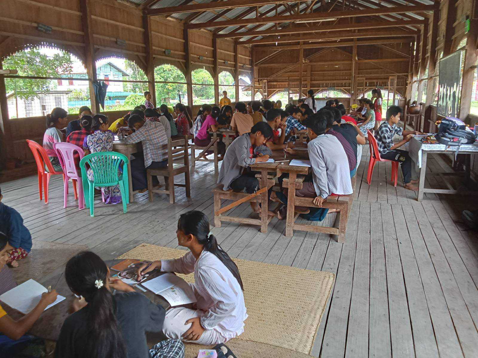 ဂန့်ဂေါတွင် ဆရာ၊ ဆရာမများ ကျူရှင်သင်ပါက NUG ပညာရေးဌာနက အရေးယူမည်