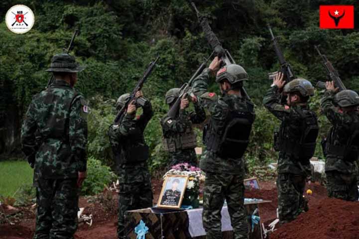 မိုးဗြဲ PDF ၁၀၀၁ တပ်ရင်း၊ ကျွဲချိုတပ်ခွဲမှ ရဲဘော် ၂ ဦးကျဆုံး