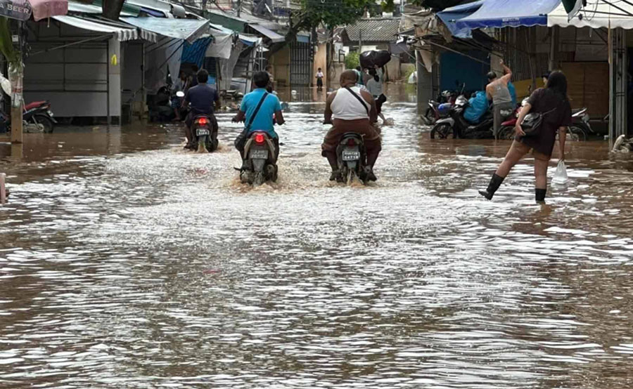 မယ်ဆိုင်ချောင်းရေ မြင့်တက်လာသဖြင့် တာချီလိတ် အနိမ့်ပိုင်းရပ်ကွက်များ ရေကြီး 