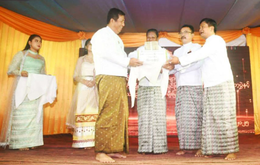 ရွေးကောက်ပွဲအောင်မြင်ရေး လူရွှင်တော်များကို စစ်ကောင်စီ အကူအညီတောင်း 