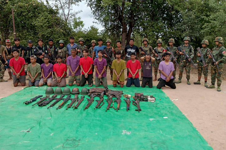 မြိုင်မြို့ စစ်တပ်စခန်းကို PDF သိမ်းဆည်း၊ သုံ့ပန်း ၁၂ ဦးနှင့် လက်နက်များ ရရှိ