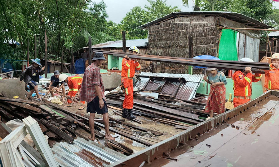 ဝါးခယ်မတွင် မြစ်ရေတိုက်စားမှုကြောင့် ကမ်းပါးပြိုကျပြီး နေအိမ် ၇ လုံး အရေးပေါ်ရွှေ့ပြောင်း
