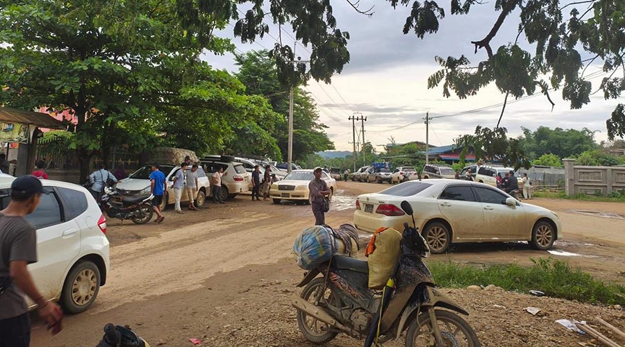 အင်းတော်ကြီးတွင် တိုက်ပွဲပြင်းထန်ပြီး ပြည်သူများ ပိတ်မိနေ