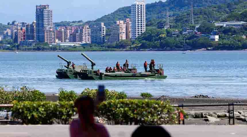 ထိုင်ဝမ်က အမြန်ရေယာဉ်၊ ဒရုန်းနှင့် အမြောက်များဖြင့်   ရေကြောင်းစစ်ရေးလေ့ကျင့်