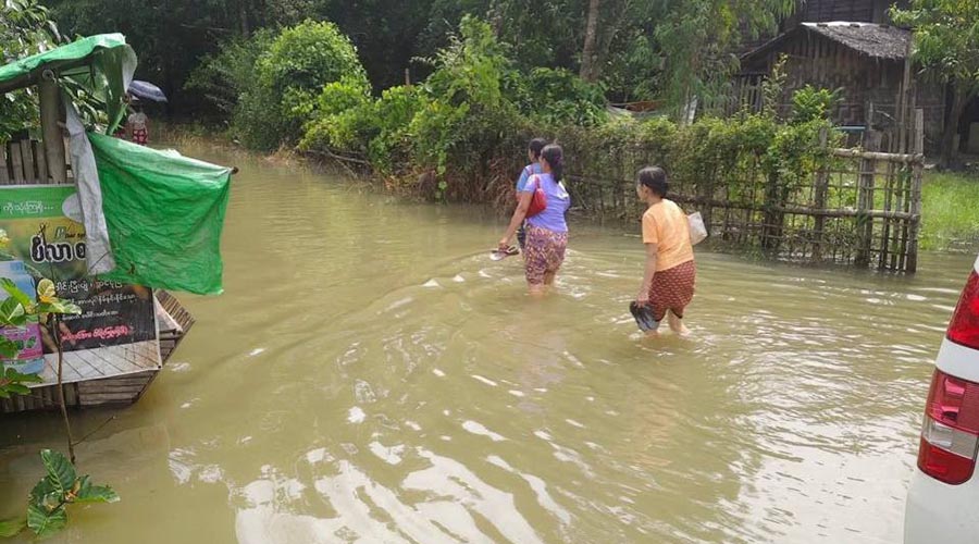 ဟင်္သာတတွင် မိုးရွာသွန်းမှုနှင့် မြစ်ရေမြင့်တက်မှုကြောင့် ရေကြီး