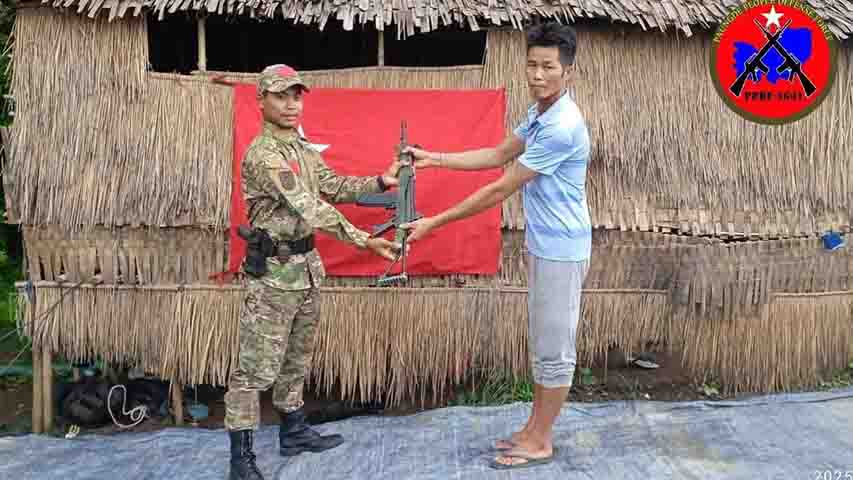 ပေါက်ခေါင်းနှင့်မုံရွာတွင် စစ်ကောင်စီတပ်ဖွဲ့ဝင် ၅ ဦး အလင်းဝင်