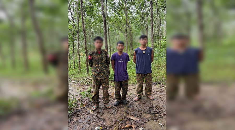 ထွက်ပြေးလာသည့် စစ်ကောင်စီတပ်သား ၃ ဦးကို ရေးဘီလူးအဖွဲ့ဖမ်းမိ