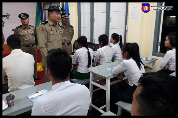 တက္ကသိုလ်ဝင်တန်းစာမေးပွဲ ရန်ကုန်နှင့် မန္တလေးထောင်က ၁၇ ဦး အောင်မြင် 