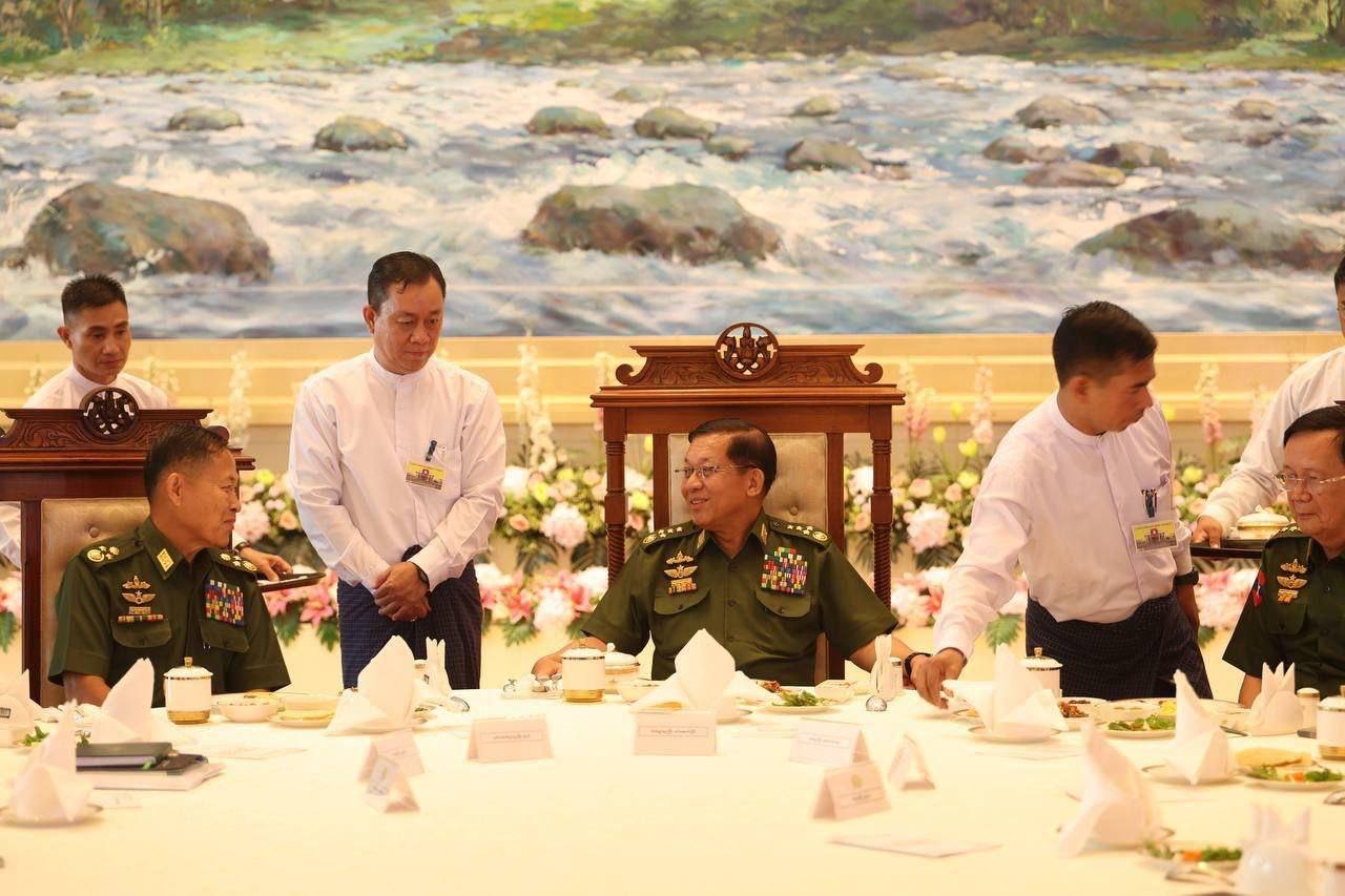 စစ်ကောင်စီ နှုတ်ဆက်ပွဲပြုလုပ်၊ နိုင်ငံရှေ့ခရီး၏ ဒုတိယစာမျက်နှာစတင်ဟု စစ်ခေါင်းဆောင်ပြော