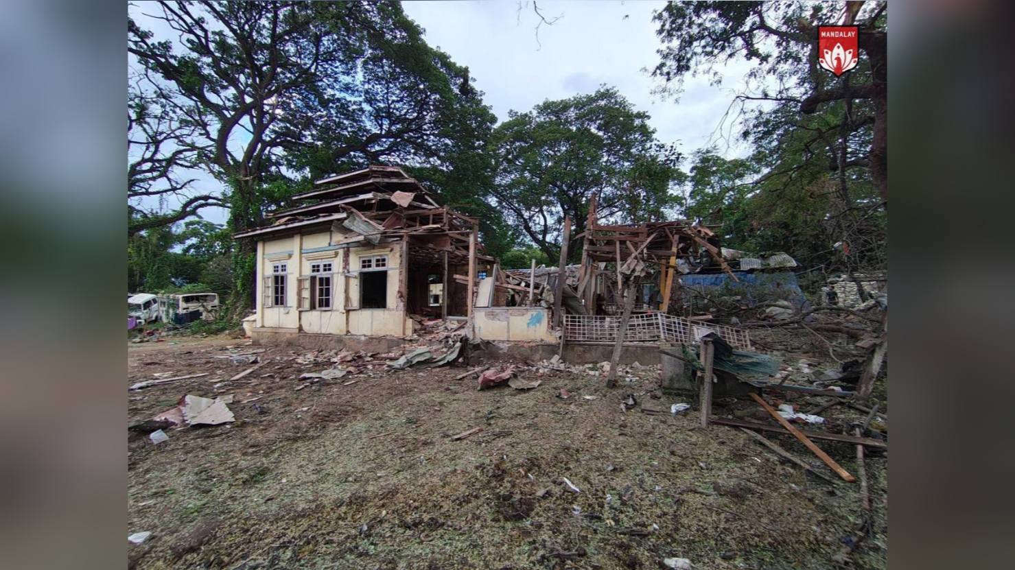 လက်ပန်လှကျေးရွာ ဗုံးကြဲခံရမှု အကျဥ်းသားများအပါအဝင် ၂၄ ဦး သေဆုံး၊ ၃၀ နီးပါးဒဏ်ရာရ