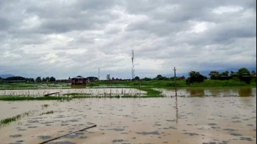 အင်းလေးတွင် ရေဆက်တက်လာသဖြင့်  ဒေသခံများအခက်ကြုံ 