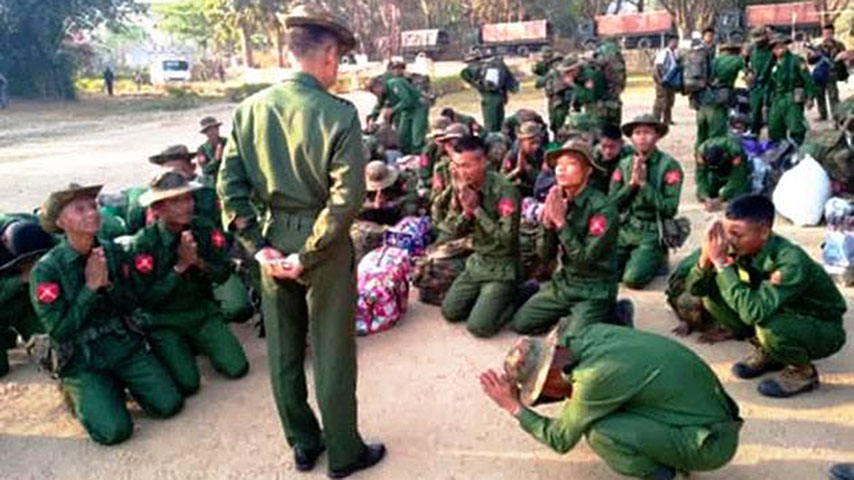 ရေကြည်တွင် ပြန်ဖမ်းမိသည့် စစ်ပြေးများကို ရိုက်နှက်ချုပ်နှောင်ပြီး အစာအငတ်ထား