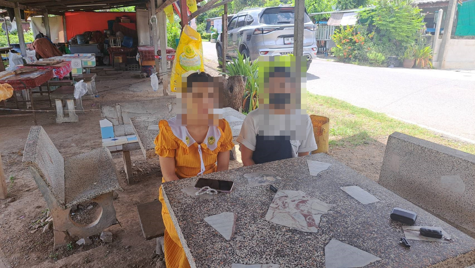 ထိုင်းတွင် မြန်မာရွှေ့ပြောင်းလုပ်သားဇနီးမောင်နှံကို လူ ၄ ဦးက ဝိုင်းဝန်းရိုက်နှက် 