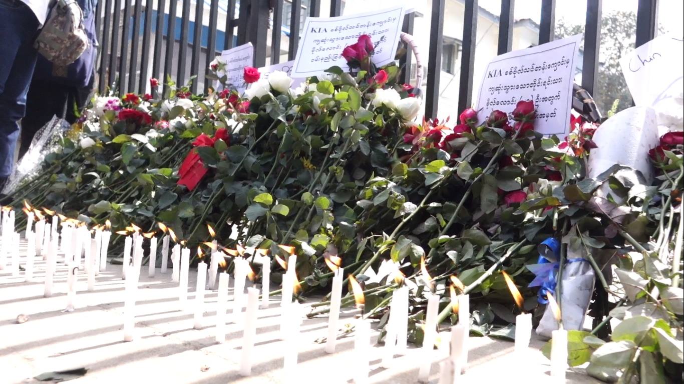 လုိင္ဇာ က်ဆုံး ဗိုလ္ေလာင္းမ်ားအတြက္ ဆုေတာင္းပြဲျပဳလုပ္