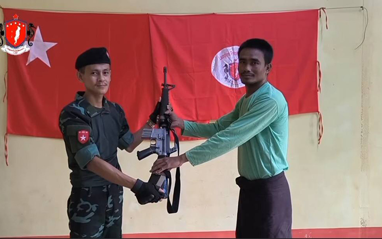 လောင်းလုံးက ပျူစောထီးခေါင်ဆောင် ၁ ဦး လက်နက်ခဲယမ်းများဖြင့် အလင်းဝင်