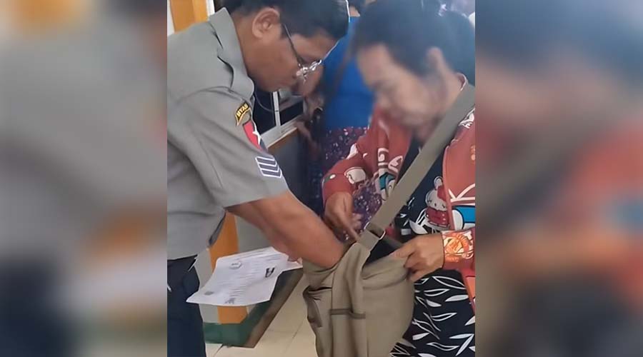 မြဝတီမြို့ အဝင်ဂိတ်တွင် ခရီးသွားများကို တင်းတင်းကျပ်ကျပ် ရှာဖွေစစ်ဆေးနေ