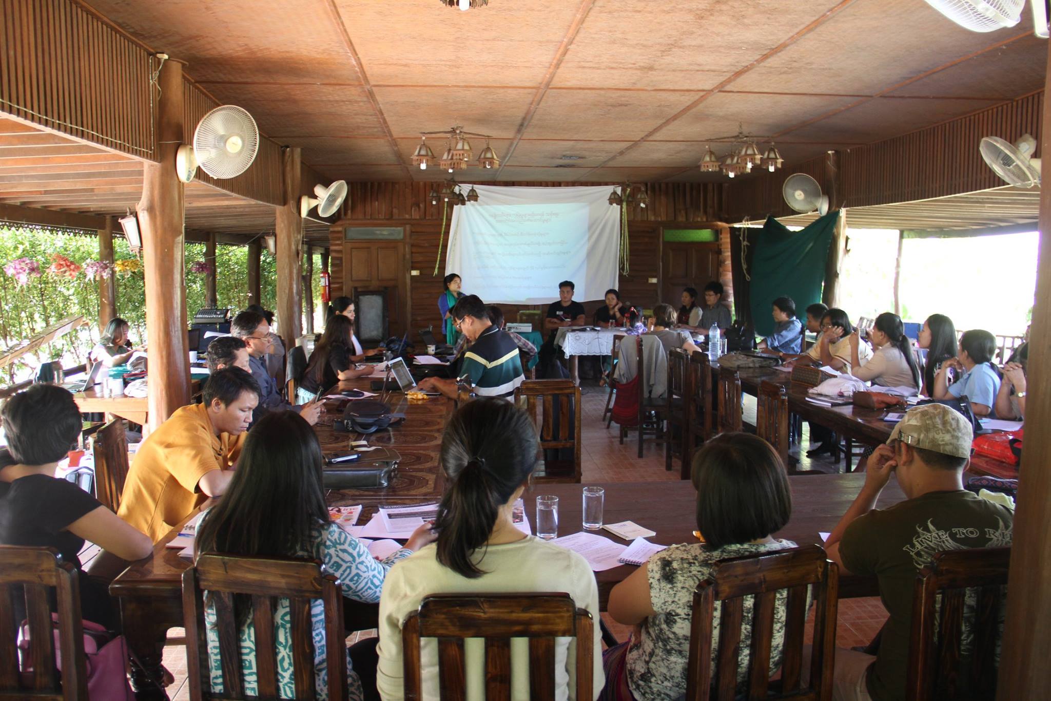 လူထုအက်ဳိးျပဳအဖြဲ႔မ်ား အန္စီစီတီႏွင့္ ေတြ႔ဆုံအၾကံျပဳ
