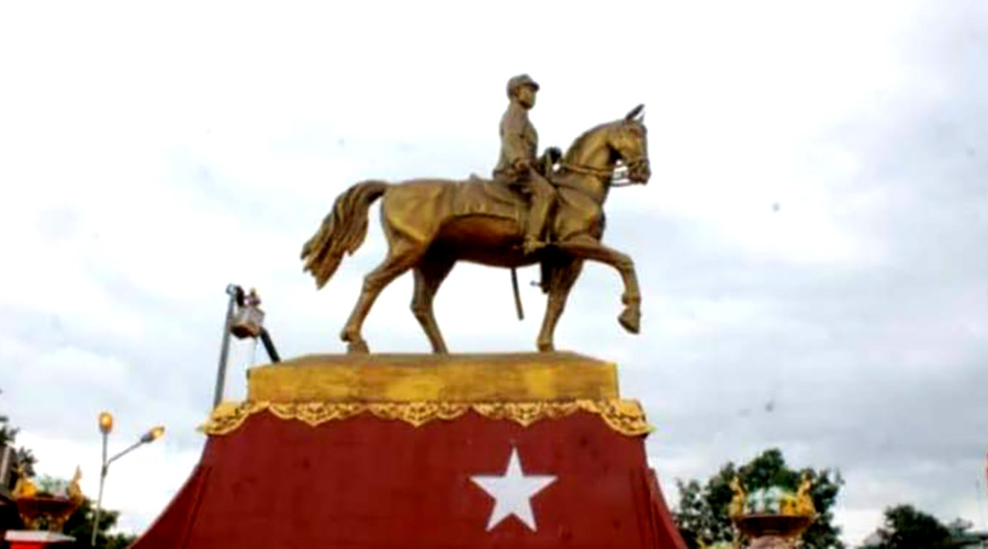ပဲခူးတွင် ဗိုလ်ချုပ်ကြေးရုပ် ဖျက်ဆီးခံရသည့်သတင်းအပေါ် မှတ်ချက်ရေးသူများ ဖမ်းဆီးခံရ