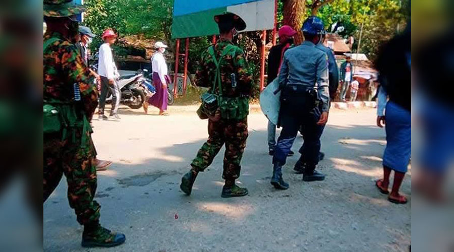 ပန်းတနော်တွင် အုပ်ချုပ်ရေးမှူး သေနတ်ပစ်ခံရမှုဖြင့် ဖမ်းခံရသူ ၇ ဦး စစ်မှုထမ်းရန် ပို့ခံရ