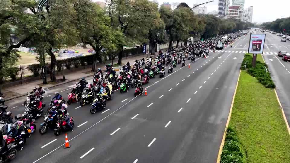 ဗျူနိုးအေးရိစ်တွင် နာမကျန်းကလေးများအတွက် ဆိုင်ကယ်ဝါသနာရှင် ထောင်ချီ စုရုံး