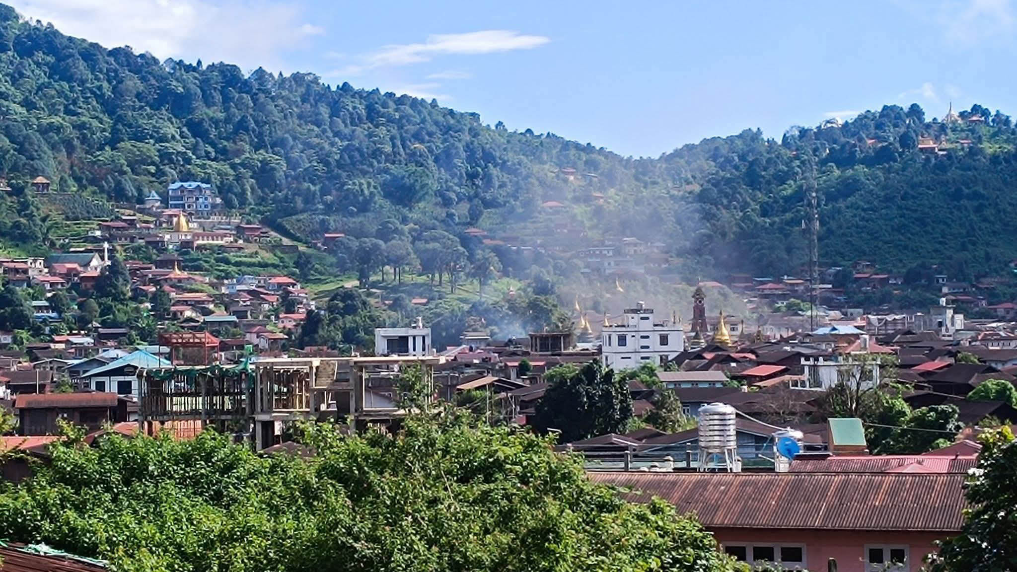 မိုးကုတ်၊ ကျပ်ပြင်ဈေးအနီးကို စစ်တပ်က ဗုံးကြဲ၊ ပြည်သူ ၁ ဦး ဒဏ်ရာရ