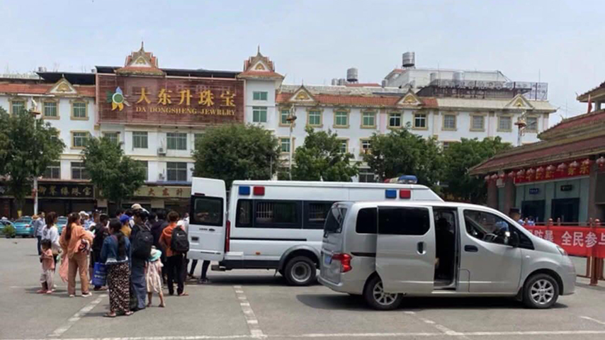 တရုတ်က မြန်မာလုပ်သားများကို ဆက်တိုက်ဖမ်းဆီး၊ ကူးစက်ရောဂါရှိသူများကို ရာသက်ပန် ဝင်ခွင့်ပိတ်