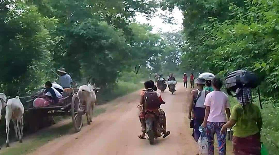 ကနီနှင့် ပွင့်ဖြူတွင် စစ်တပ် စစ်ကြောင်းထိုးနေသဖြင့် ဒေသခံထောင်ချီ ထွက်ပြေးနေရ