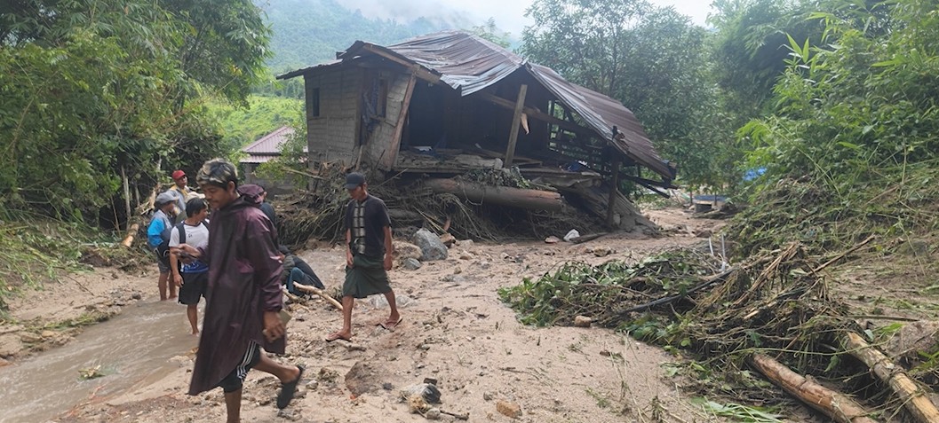 ရေကြီး မြေပြိုခဲ့သည့် ပေါင်းလောင်းနယ် ဧဒင်ရွာ၌ ပြန်လည်ထူထောင်ရေး အကူအညီလိုအပ်
