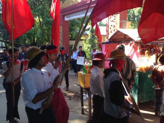 အမ်ဳိးသားပညာေရးဥပေဒကုိ ေတာင္ငူ ဗကသ ဆႏၵျပ (ဓာတ္ပုံ)
