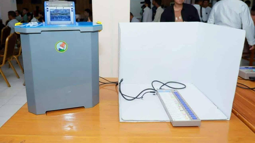 ကြိုတင်မဲပေးမည့်သူနည်းနေသဖြင့် စစ်ကောင်စီသံရုံးများက ထပ်မံတိုက်တွန်းနေရ
