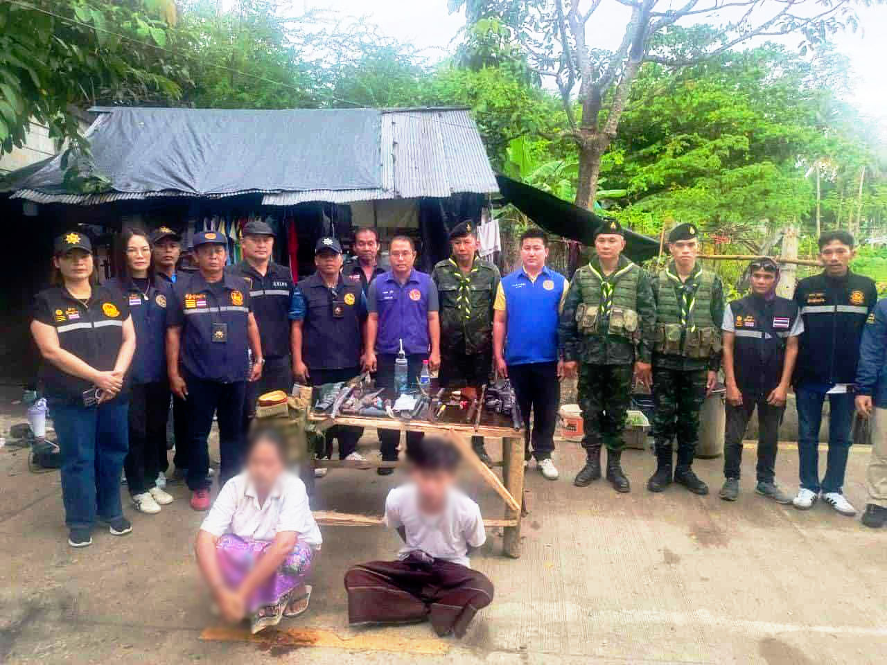 မဲဆောက်တွင် မြန်မာဇနီးမောင်နှံ လက်နက်ခဲယမ်းအချို့ဖြင့် ဖမ်းဆီးခံရ