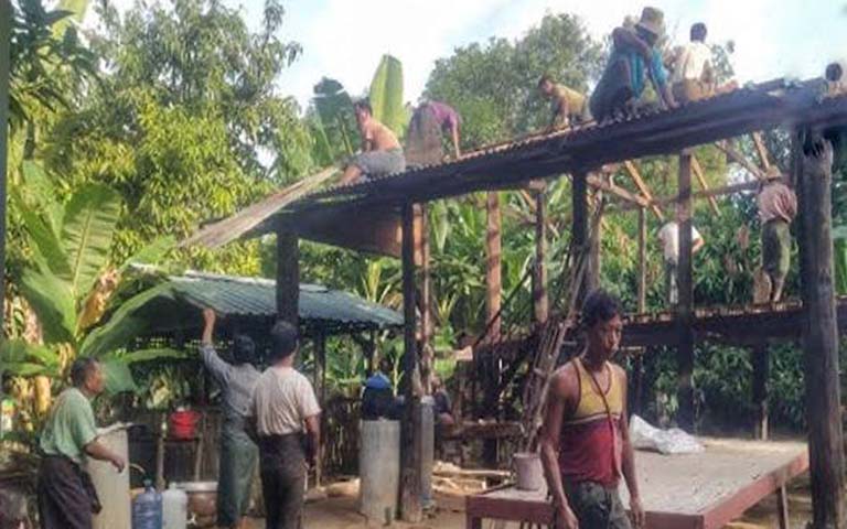 ပခုက္ကူတွင် ကမ်းပြိုမှုကြောင့် ဘုန်းကြီးကျောင်းနှင့် နေအိမ် ၃၀ ကျော် ရွှေ့ပြောင်း