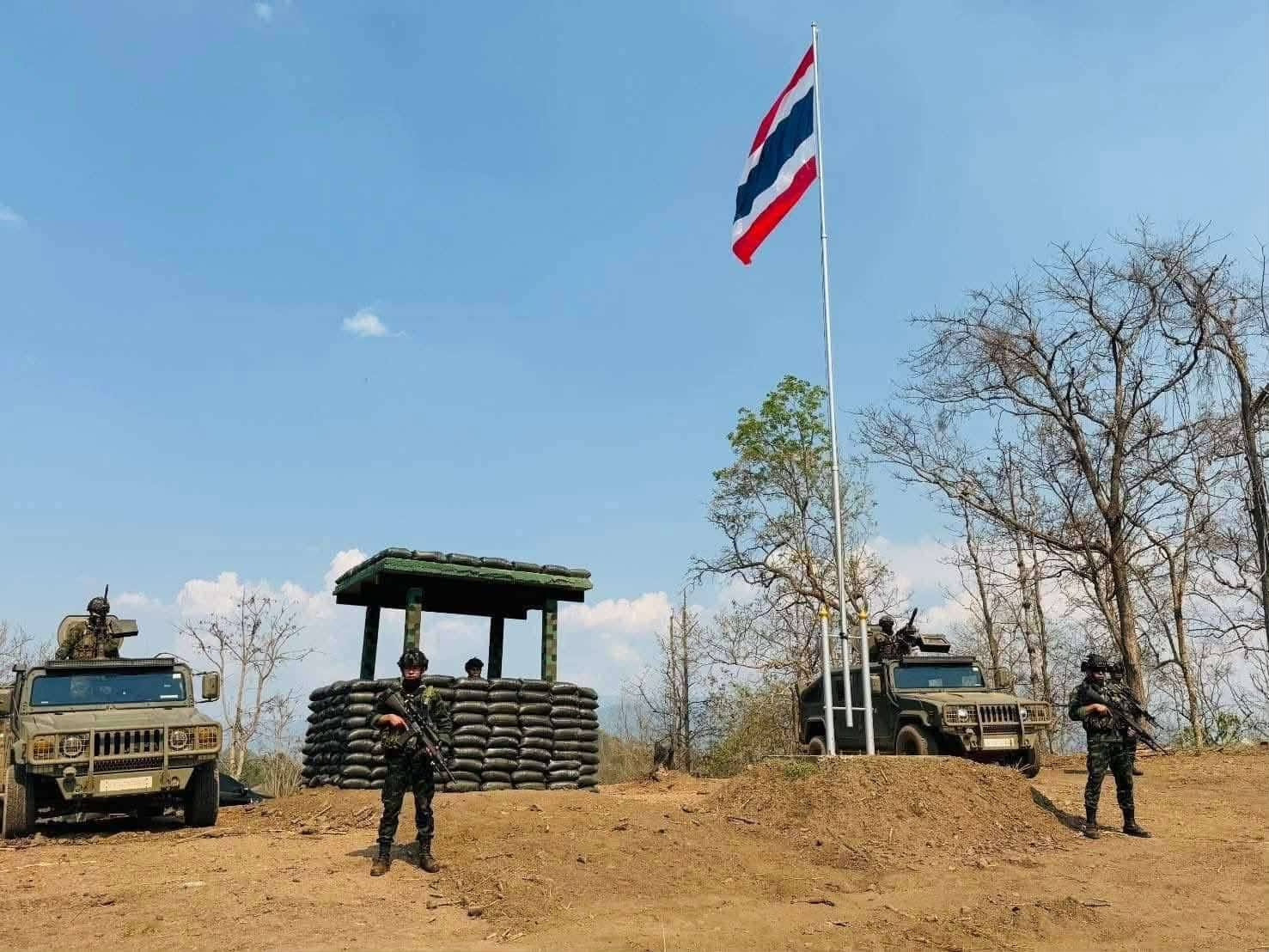 စစ်ကောင်စီတပ် ပစ်သည့် လက်နက်ကြီးကျည် ထိုင်းဘက် ကျရောက်ပေါက်ကွဲ