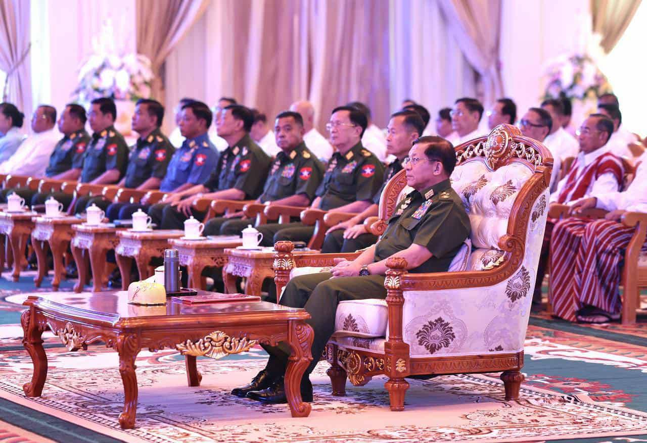 စစ်ခေါင်းဆောင်က ဗိုလ်ချုပ် ၃ ဦးကို ရာထူးတိုးပေးပြီး တပ်တွင်းအပြောင်းအလဲများလုပ်