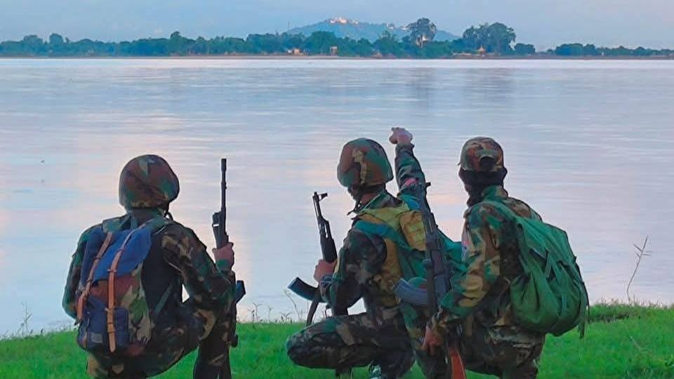 စစ်ကိုင်းမြို့အနီး စစ်တပ်ဂိတ်ကို UGF ပြောက်ကျားတပ်ဖွဲ့တိုက်ခိုက်