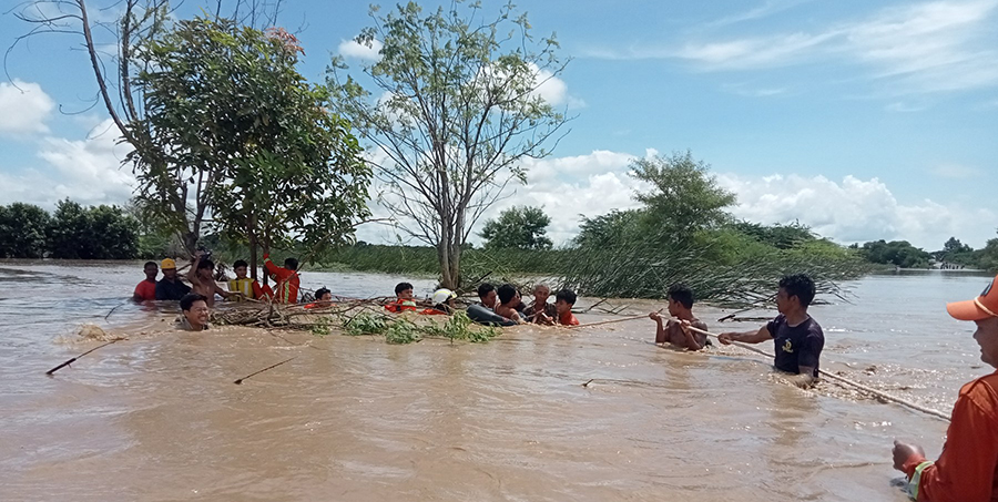 နတ်မောက်တွင် မိုးသည်းထန်ပြီး ရေကြီး 