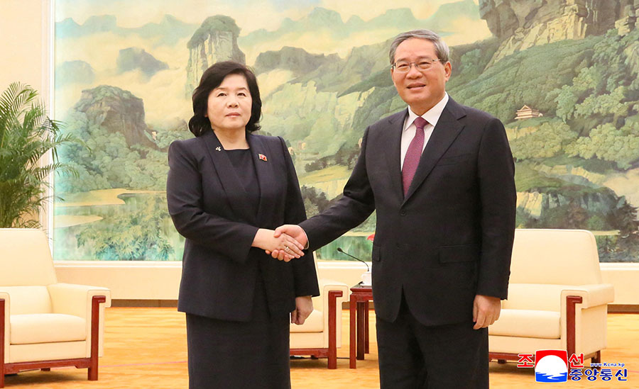 တရုတ်ဝန်ကြီးချုပ်နှင့် မြောက်ကိုရီးယား နိုင်ငံခြားရေးဝန်ကြီး တွေ့ဆုံ