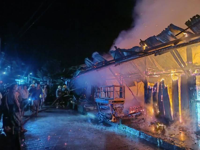 ကန်ကြီးထောင့် မြို့မဈေးဟောင်း မီးလောင်ပြီး ဆိုင်ခန်းအများအပြား ဆုံးရှုံး