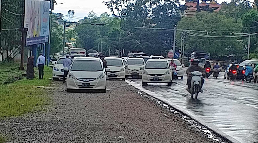 တောင်ကြီးမြို့၌ တရက်အတွင်း လိုင်စင်မဲ့ကား ၈၀ ကျော် ဖမ်းဆီးခံရ