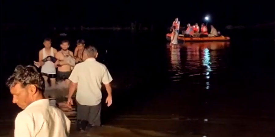 အိန္ဒိယတွင် ထွန်စက် ရေကန်ထဲထိုးကျပြီး လူ ၁၁ ဦးထက်မနည်း သေဆုံး