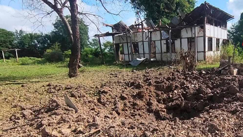 ပေါင်နှင့်မြိုင်ကို စစ်တပ်ကဗုံးကြဲ၊ တန့်ဆည်တွင် စစ်ကြောင်းထိုးပြီး ရွာကို မီးရှို့