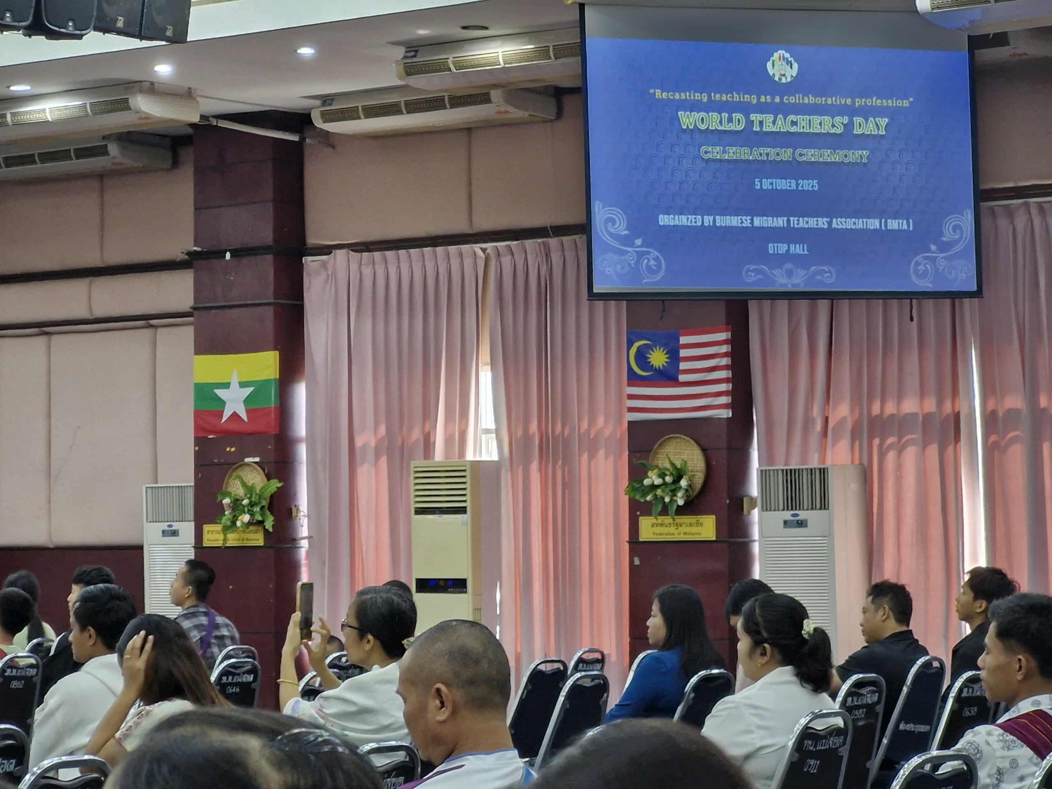 ကမ္ဘာ့ဆရာများနေ့ အခမ်းအနား မဲဆောက်တွင် ကျင်းပ (ဓာတ်ပုံ)