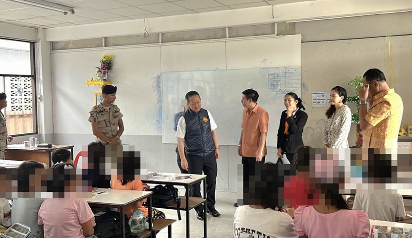 စမွတ်စခွန်းတွင် မြန်မာရွှေ့ပြောင်းကလေး ၉၀၀ ခန့် သင်ကြားနေသည့် စာသင်ကျောင်း အရေးယူခံရ 