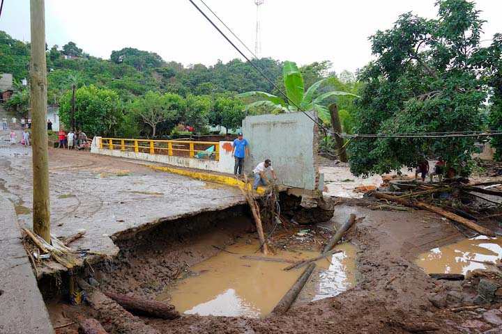 မက္ကဆီကိုတွင် ရေကြီး မြေပြိုပြီး လူ ၁၃၀ ကျော် ပျောက်ဆုံးနေ